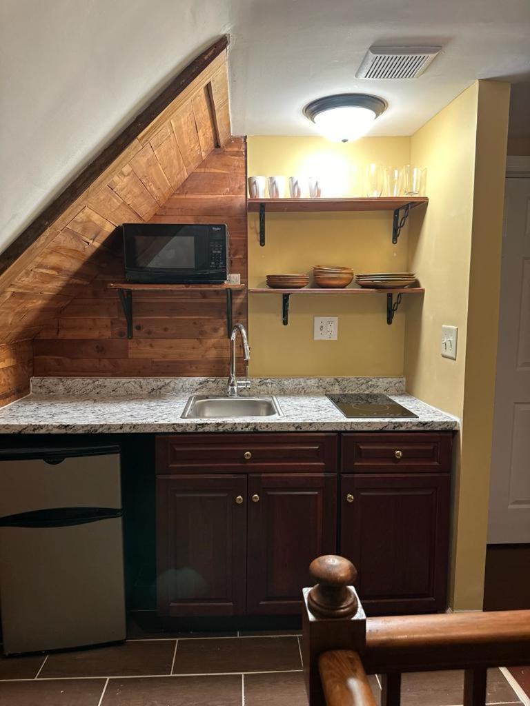 Unit-a Gorgeous Private Near Metro Train Station And Washington Dc Apartment Capitol Heights